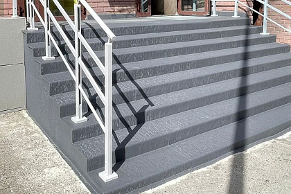 Безопасность на первом месте: С3-ступени завоевывают популярность на социальных и коммерческих объектах